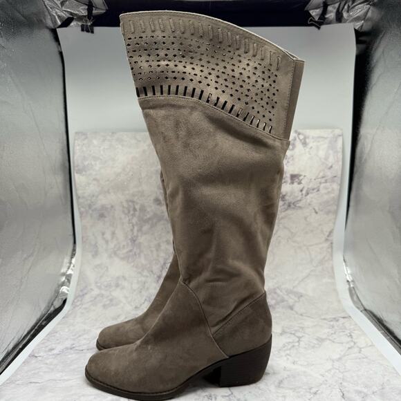 Francesca's, Tan Over the Knee Boots with Faux Suede and Chunky Heel. Size 10. - Picture 2 of 7